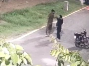 بائیک سوار لڑکی پر تشدد کرنے والا ملزم گرفتار، ویڈیو وائرل