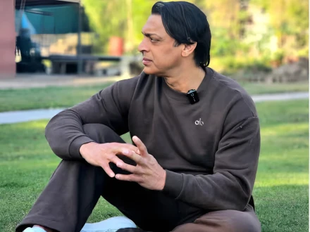 شعیب اختر نے 2011 میں کرکٹ سے ریٹائرمنٹ لی تھی—فوٹو: بشکریہ انڈیا ڈاٹ کام