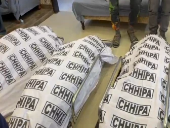 کراچی؛ فلیٹ سے 3 خواتین کی لاش ملنے کا معاملہ، گھر کے سربراہ کا اہم خط سامنے آگیا