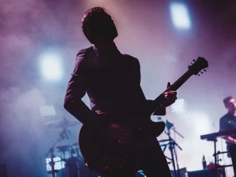 عالمی شہرت یافتہ گلوکار 74 سال کی عمر میں انتقال کرگئے