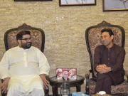 سابق کپتان یونس خان کی سینیٹر ایمل ولی خان سے ملاقات