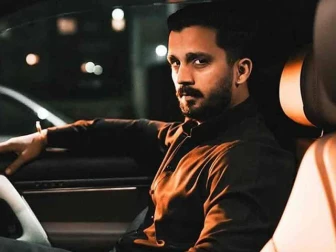 فیملی تنازعات کے بعد رجب بٹ نے اپنا یوٹیوب اور انسٹاگرام اکاؤنٹ بند کردیا