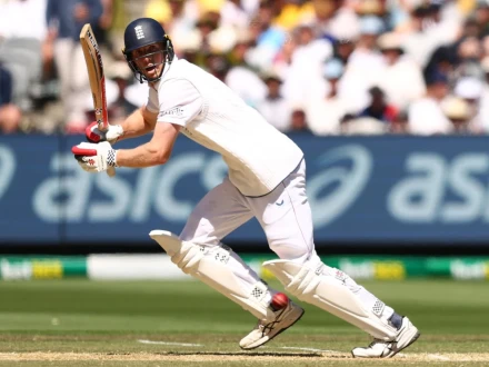 آسٹریلیا نے میلبورن ٹیسٹ میں شکست کا ملبہ انگلش بیٹسمین پر ڈال دیا