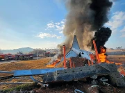 جنوبی کوریا، لینڈنگ کے دوران مسافر طیارہ حادثے کا شکار، 179افراد ہلاک