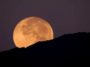 سال کا آخری سُپر مون پاکستان سمیت دنیا بھر میں آج دیکھا جائے گا